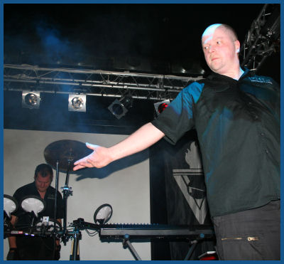 VNV Nation -    (02.04.06,  «»)