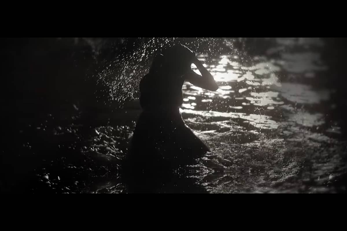 IAMX feat. Hafdís Huld - «The Ocean» (Official Video)