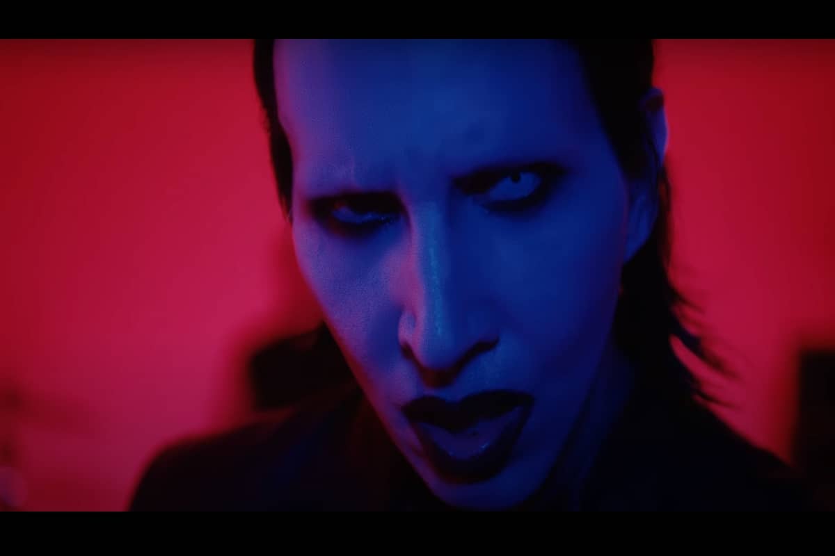 Marilyn Manson - «Raise The Red Flag» (Official Video)