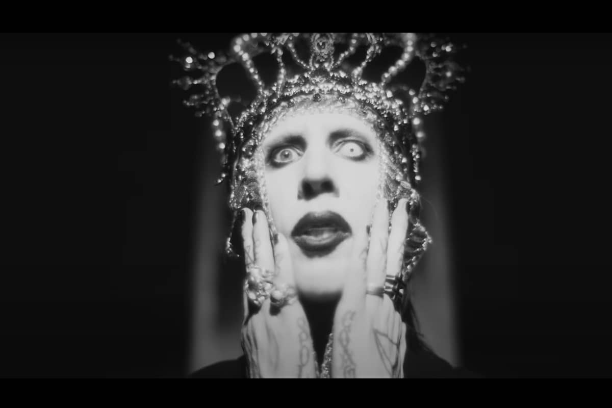 Marilyn Manson - «Sacrilegious» (Официальное Видео)